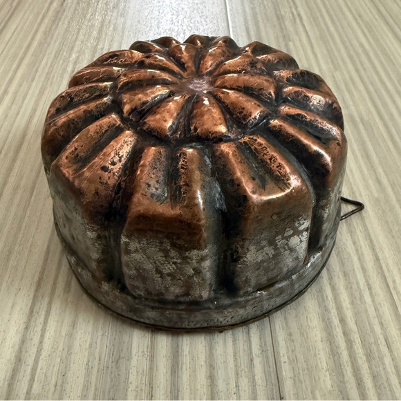 Vintage Copper Cake or Gelatin Mold - Picture 3 of 6